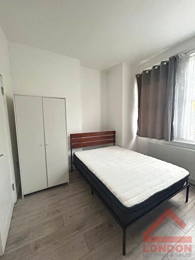 Studio To Rent In Crusoe Road, Mitcham, CR4