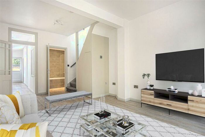 3 Bedroom Terraced House To Rent In Farrant Avenue, Wood Green, London, N22