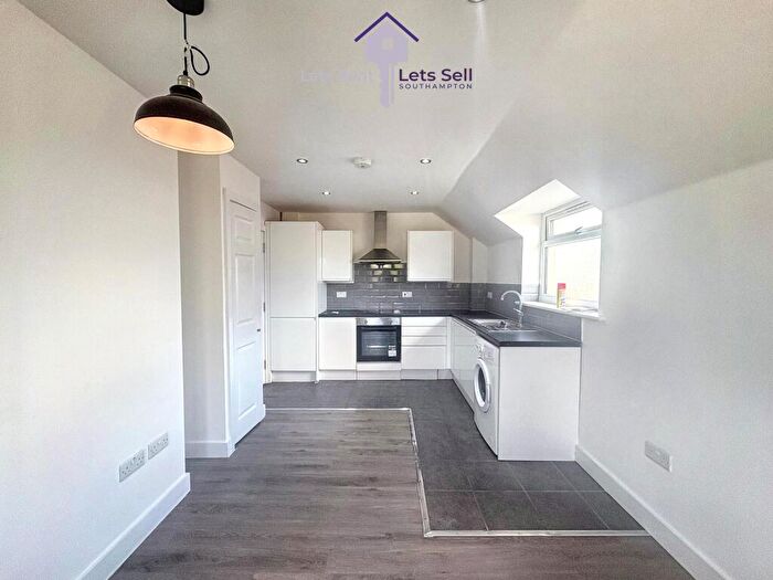 2 Bedroom Flat To Rent In Spire View, SO15