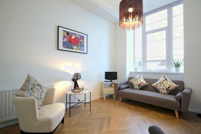 2 Bedroom Flat To Rent In Arneil Place, Crewe Toll, Edinburgh, EH5