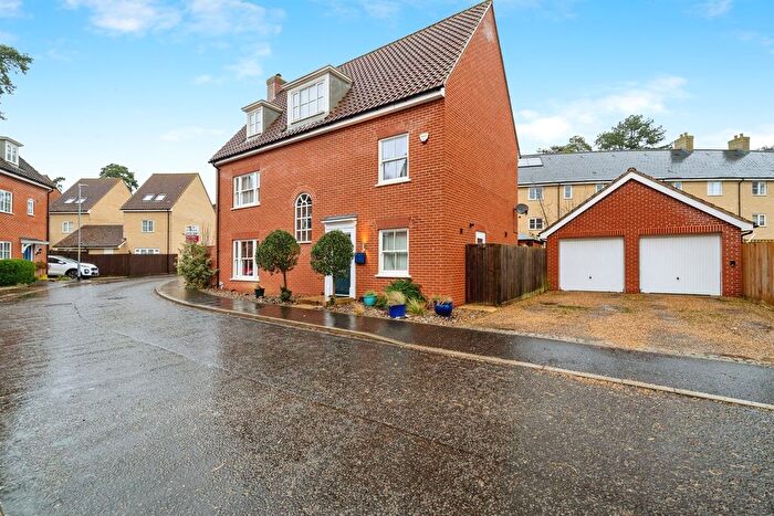 6 Bedroom Detached House For Sale In Trafalgar Way, Thetford, IP24