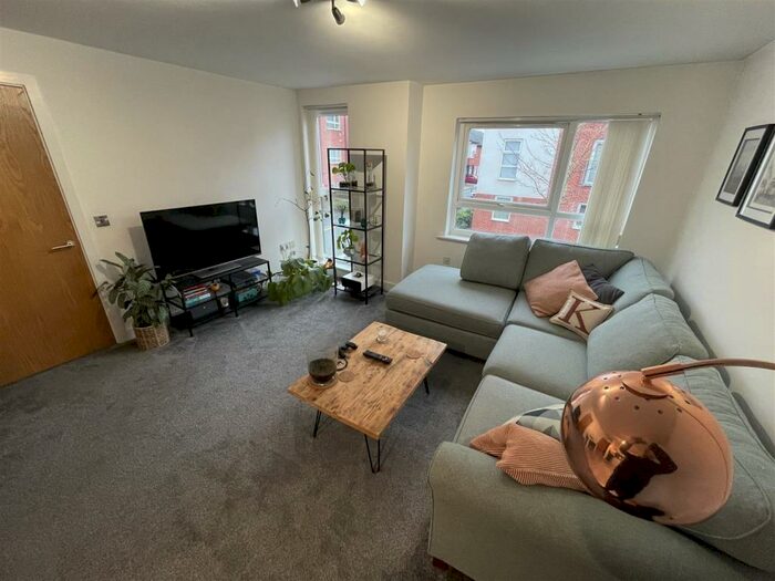 2 Bedroom Flat To Rent In Georgia Avenue, Manchester, M20