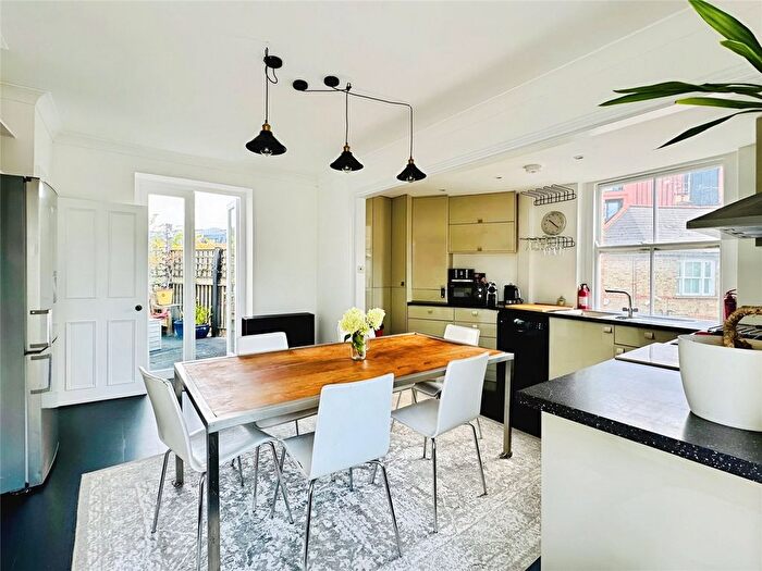 3 Bedroom Maisonette To Rent In Paradise Road, Richmond, TW9