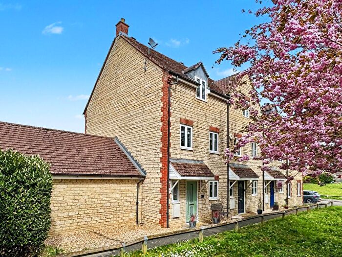 3 Bedroom Semi Detached House For Sale In Farm Piece, Stanford In The Vale, SN7