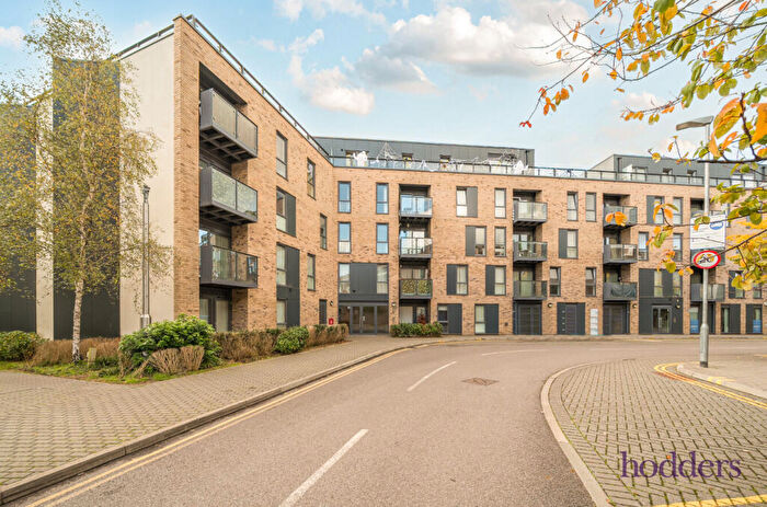 2 Bedroom Apartment For Sale In Addlestone, Surrey, KT15