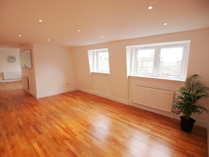 2 Bedroom Apartment To Rent In Broadway Market, London, E8