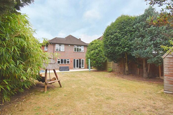 5 Bedroom Detached House For Sale In Bowes Road, Walton-On-Thames, KT12