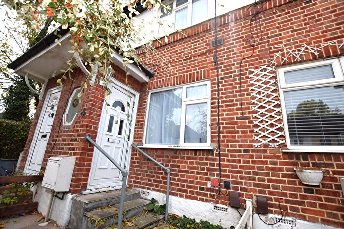 2 Bedroom Maisonette For Sale In Grantham Gardens, Chadwell Heath, RM6