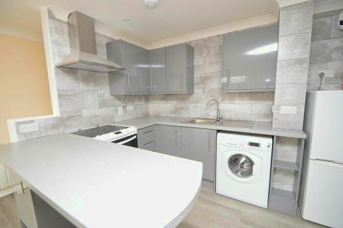 1 Bedroom Flat To Rent In Rotunda Road, Eastbourne, East Sussex, BN23