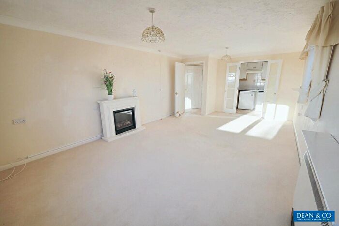 1 Bedroom Flat For Sale In St. Peters Close, Hove, East Sussex, BN3