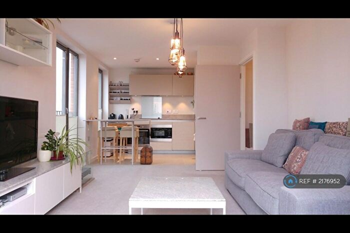 2 Bedroom Flat To Rent In Hastings Road, London, E16