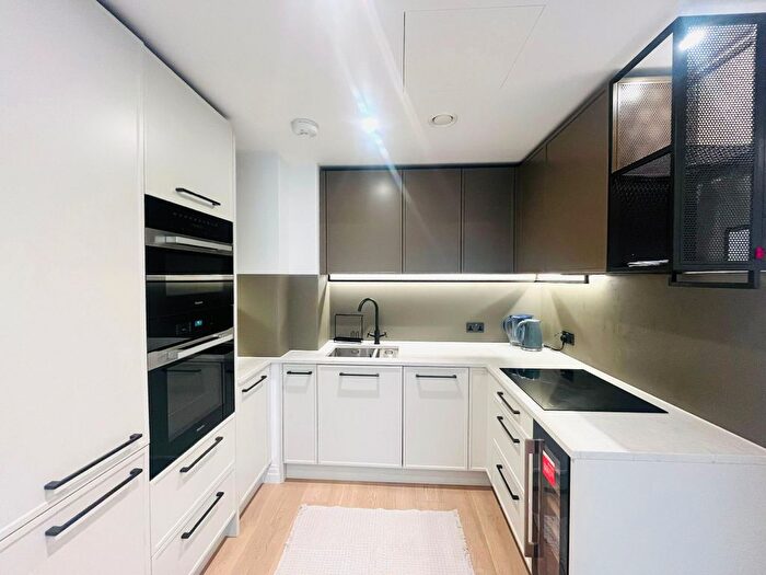 1 Bedroom Flat To Rent In Savoy House, Lockgate Road, London, SW6