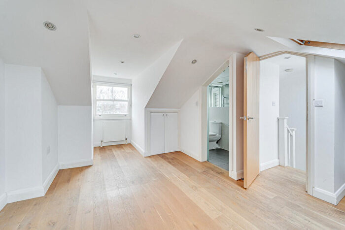 2 Bedroom Apartment To Rent In Goldhurst Terrace, West Hampstead, London, NW6