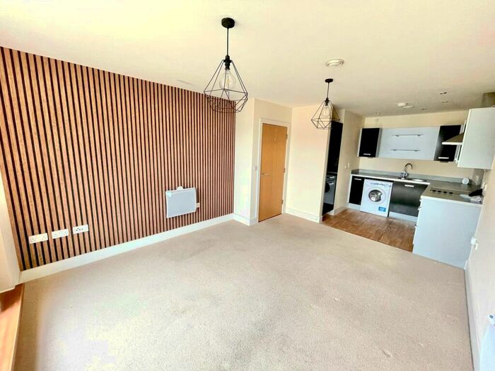 1 Bedroom Flat To Rent In Ferry Court, Cardiff, CF11