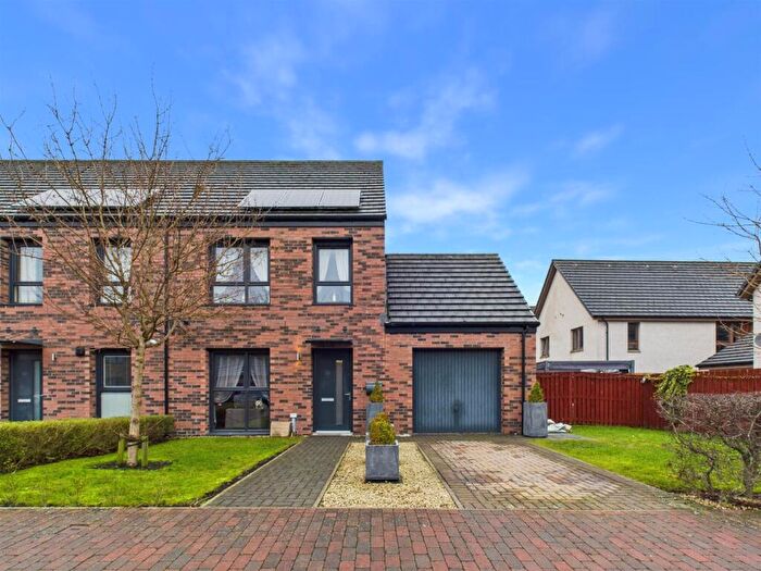 3 Bedroom Semi Detached House For Sale In Lapwing Drive, Perth, PH1