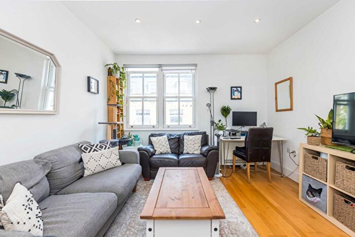 2 Bedroom Apartment To Rent In Kingsland Passage, Dalston Junction, E8