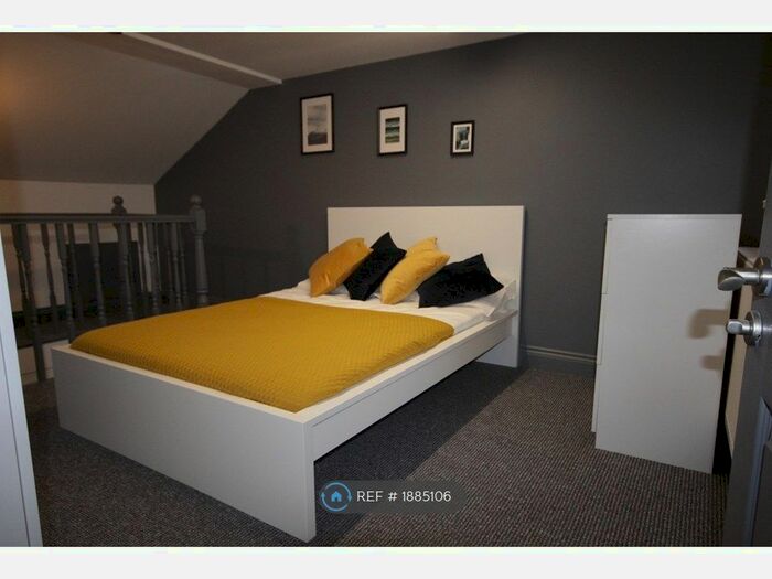 5 Bedroom Terraced House To Rent In Alpha Street, Salford, M6