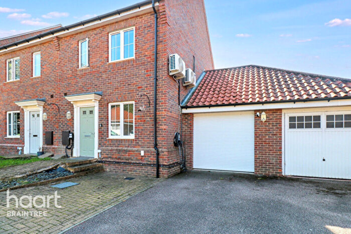 3 Bedroom Semi-Detached House For Sale In Samuel Courtauld Avenue, Braintree, CM7