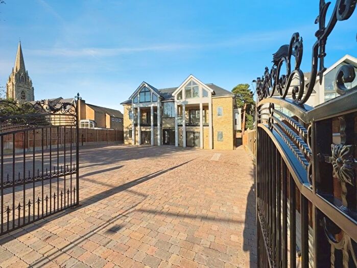 2 Bedroom Flat To Rent In Bickley Park Road, Bickley, Bromley, BR1