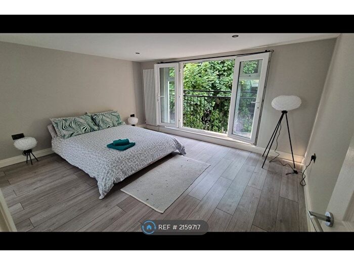 4 Bedroom Terraced House To Rent In Cranford Close, London, SW20