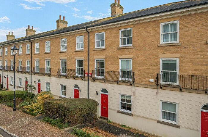 3 Bedroom Terraced House For Sale In King George Gardens, Chichester, PO19