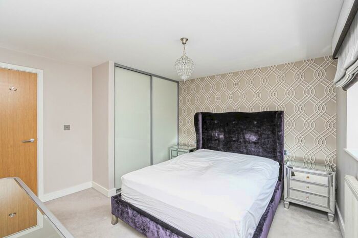 2 Bedroom Apartment For Sale In Station Road, Epping, CM16