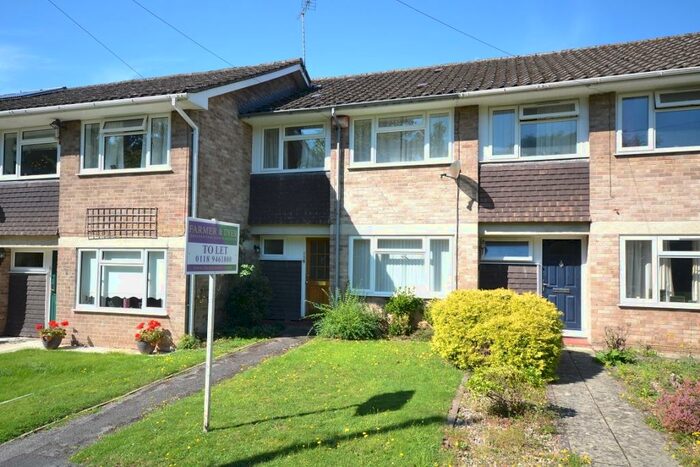 3 Bedroom Town House To Rent In Ellesmere Close, Caversham, Reading, RG4