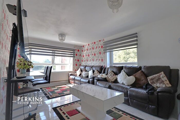 2 Bedroom Flat For Sale In Gurnell Grove, W13
