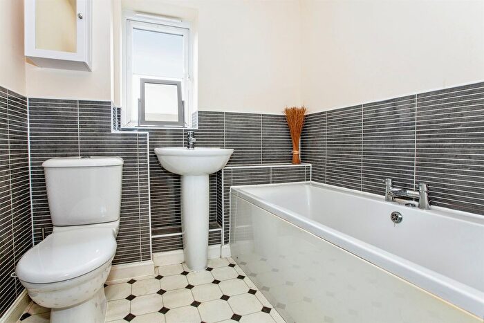 4 Bedroom Detached House For Sale In Playcross Close, Great Cambourne, Cambridge, CB23