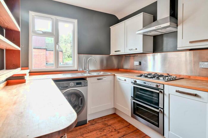 2 Bedroom Flat To Rent In Guildford, Surrey, , Guildford, GU1