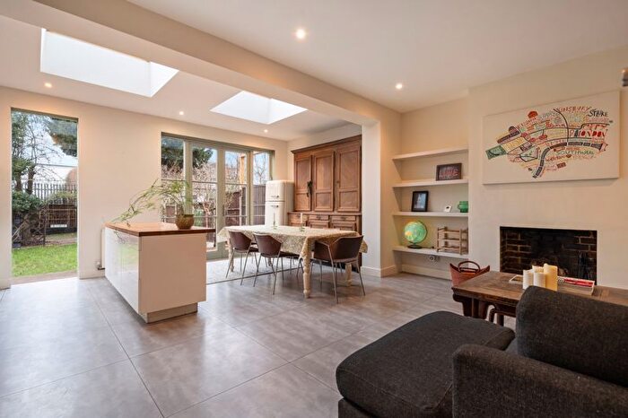 4 Bedroom Semi-Detached House To Rent In Bramston Road, Kensal Green, London, NW10