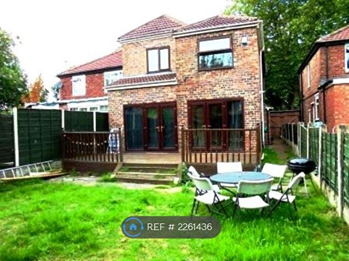 5 Bedroom Semi-Detached House To Rent In Mauldeth Road, Manchester, M20