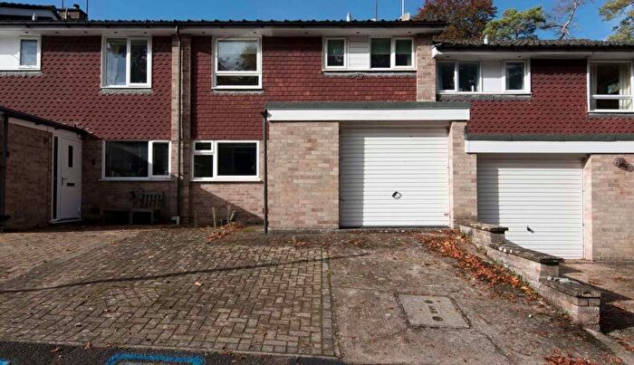 3 Bedroom House For Sale In Mountfield, Goring On Thames, RG8