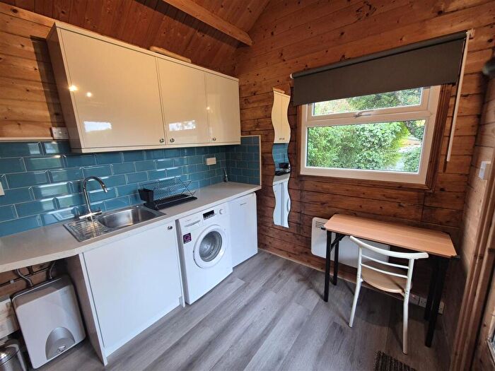 1 Bedroom Property To Rent In Salmons Road, Effingham, KT24