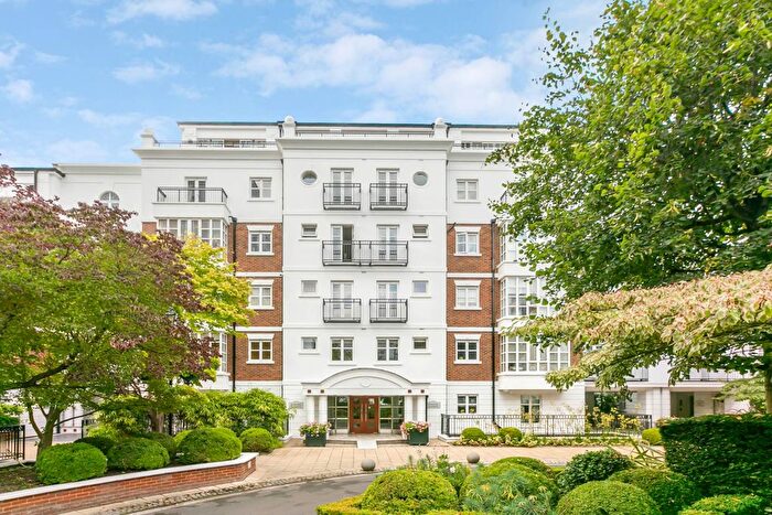 1 Bedroom Flat To Rent In Redwood Mansions, Chantry Square, W8