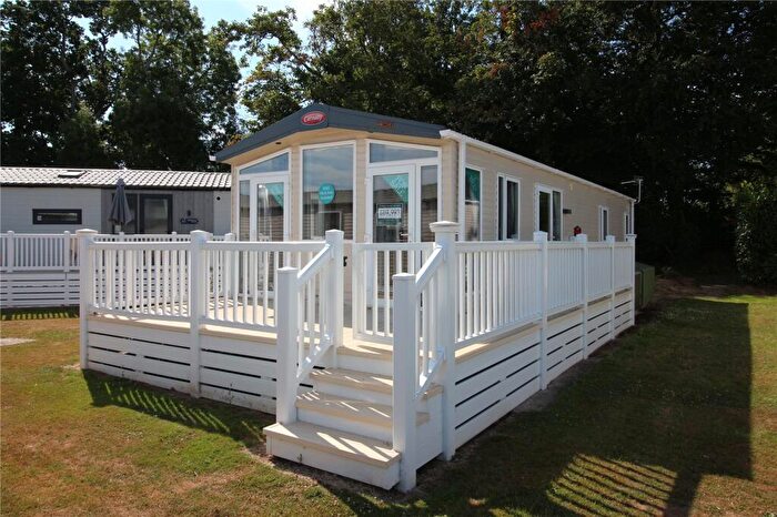 2 Bedroom Park Home For Sale In Sycamore, Hoburne Bashley, New Milton, Hampshire, BH25