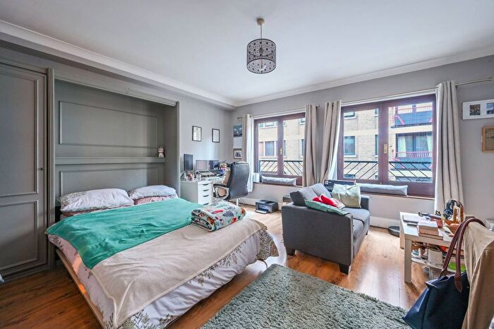 Studio To Rent In Wapping High Street, Wapping, London, E1W
