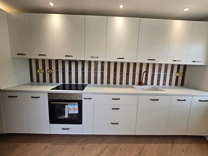 Studio To Rent In Totteridge Road, Enfield, EN3