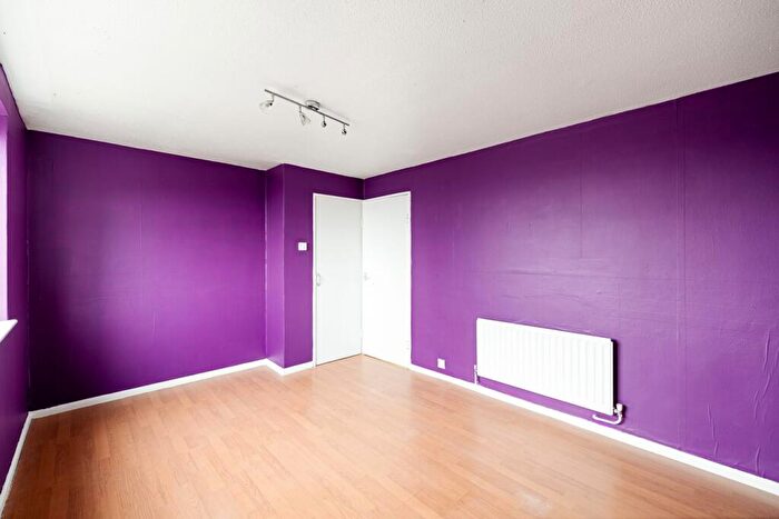 2 Bedroom Flat For Sale In Napier Road, Dover, CT16