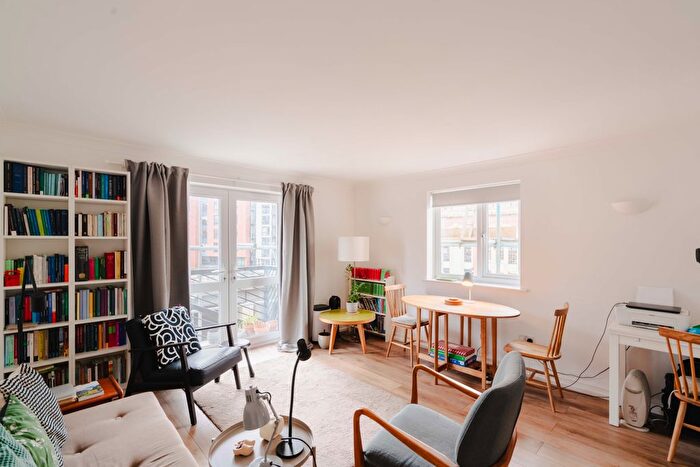 1 Bedroom Flat For Sale In Ferrymans Court, Queen Street, St. Philips, Bristol, BS2