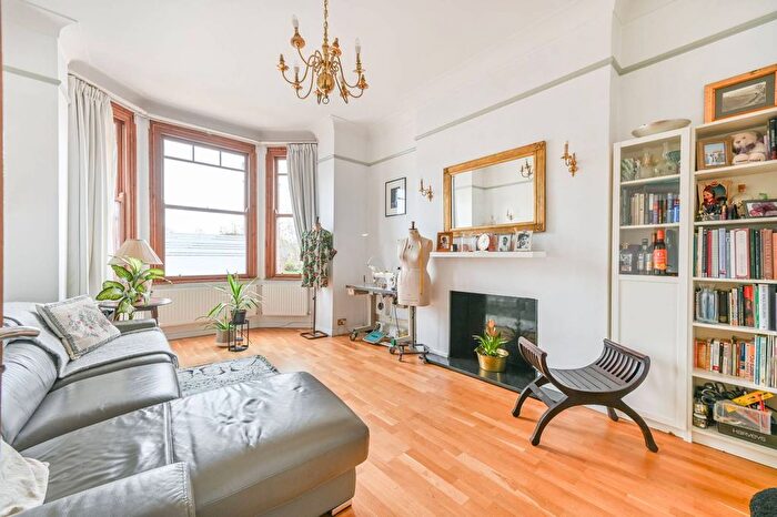 1 Bedroom Flat To Rent In Chichele Road, Cricklewood, London, NW2