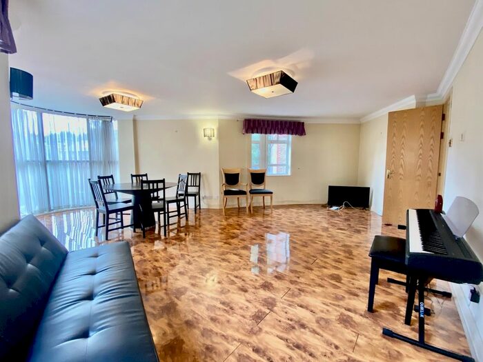 3 Bedroom Flat To Rent In Greycoat Street, Westminster, SW1P