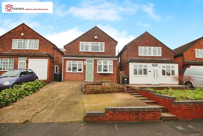 3 Bedroom Detached House For Sale In Red House Park Road, Birmingham, B43
