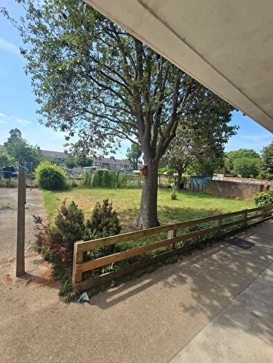 1 Bedroom Flat To Rent In Studio Flat Available For Rent, IG11