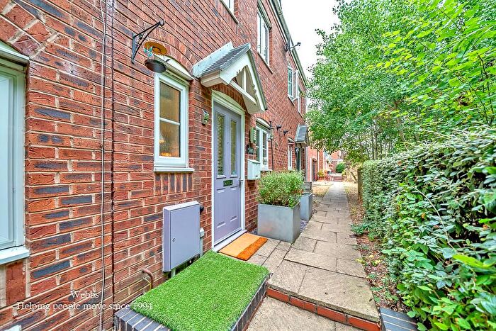 3 Bedroom Town House For Sale In Windrush Close, Pelsall, Walsall, WS3