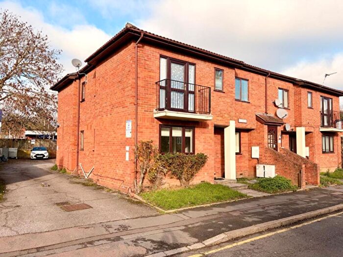 1 Bedroom Apartment To Rent In Baron Court, Oak Road, Romford, RM3