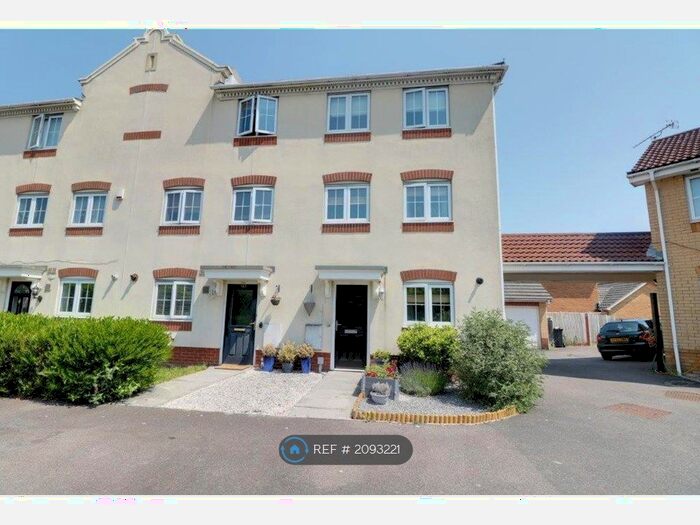 4 Bedroom End Of Terrace House To Rent In Morgan Close, Luton, LU4