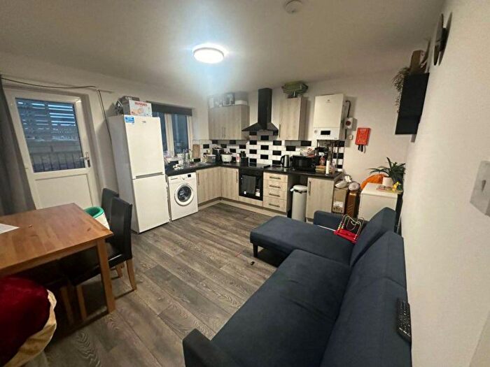1 Bedroom Flat To Rent In Ley Street, Ilford, IG2