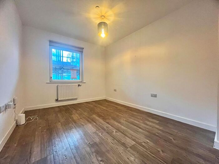 2 Bedroom Flat To Rent In Centenary Plaza, Southampton, SO19