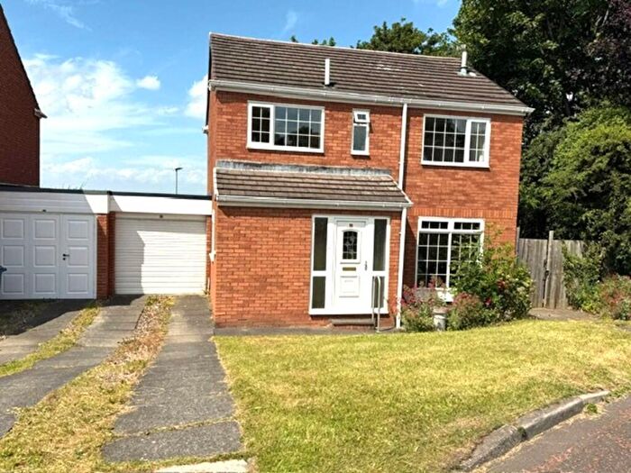 4 Bedroom Link Detached House For Sale In Sandringham Drive, Whickham, NE16